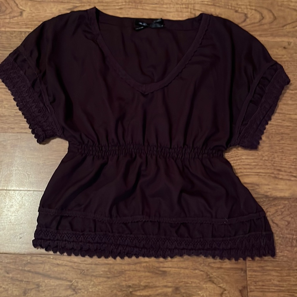 Womens v-neck crop short sleeve shirt size L